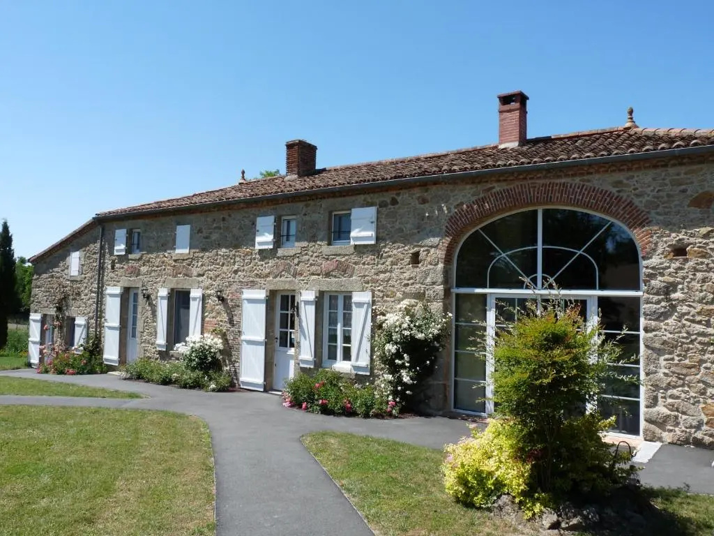 Voir la photo 1 — Logis de La Bénétière