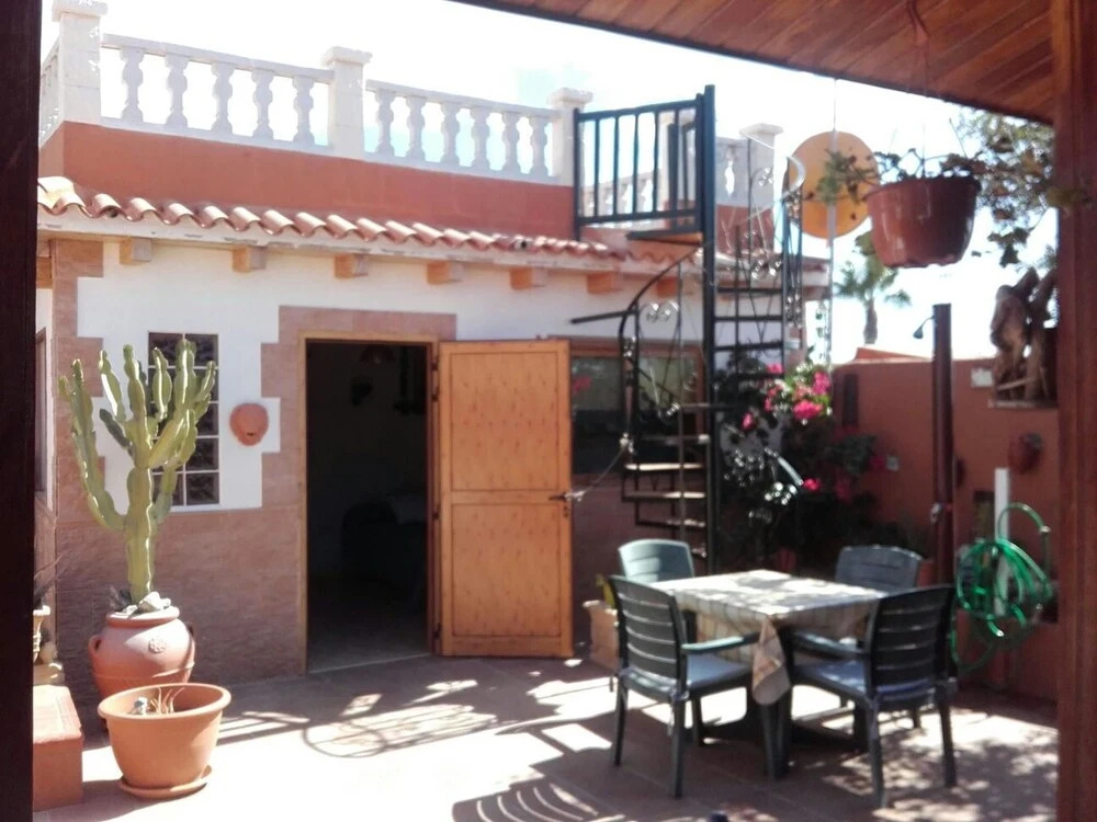 Studio in San Bartolomé de Tirajana, With Wonderful sea View, Pool Acc