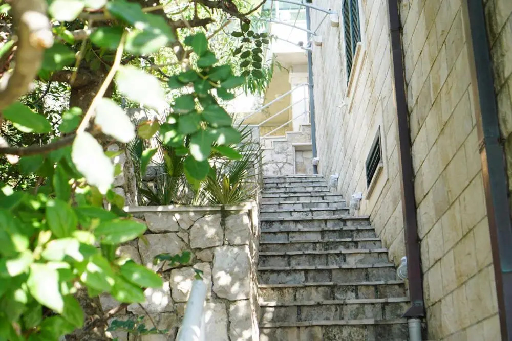 3 Bedroom Beach House with private sea access