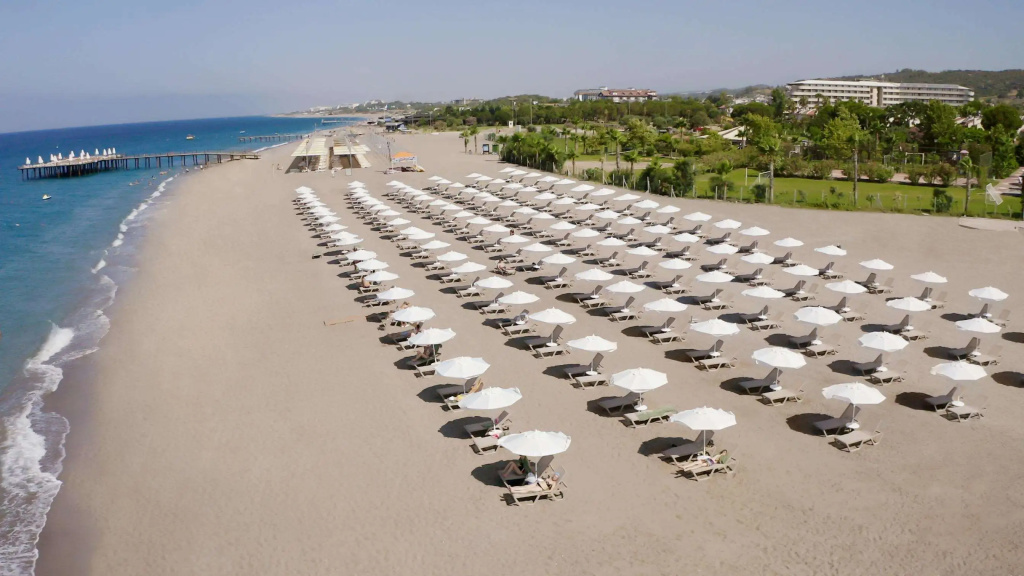 Beach & Waterfront