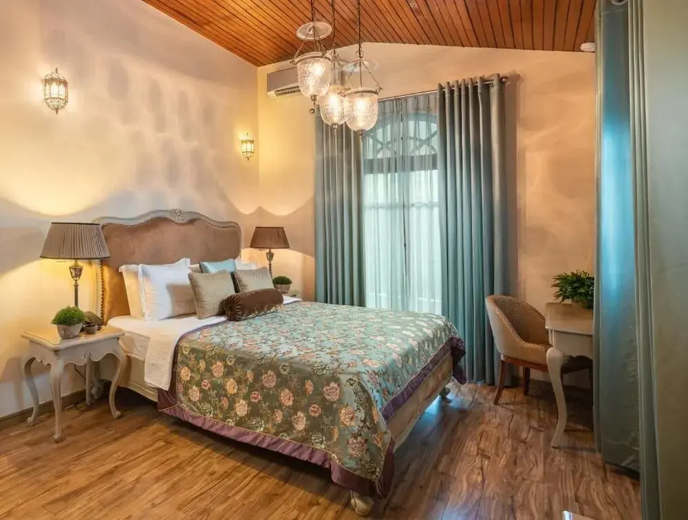 Superior Double room with garden view (full double bed)