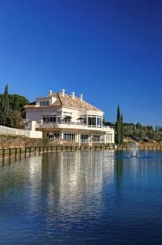Beach & Waterfront