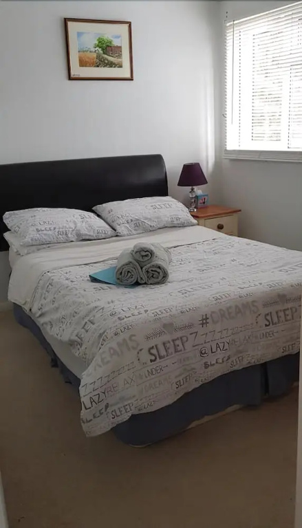 Quiet house beside Stansted Airport