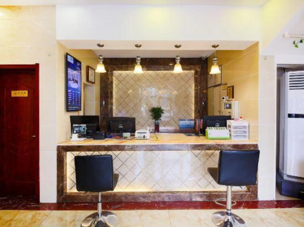 Lobby & Reception