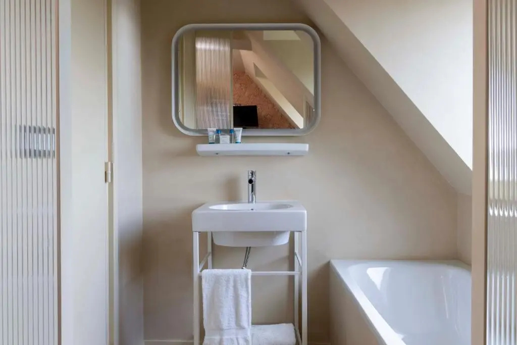 Le Petit Beaumarchais Hotel & Spa 41