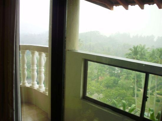 Eagle Bay Hotel