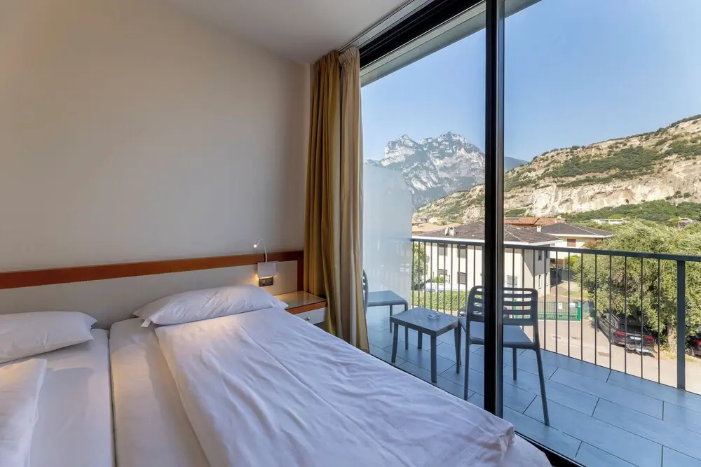 Economy room with garden view