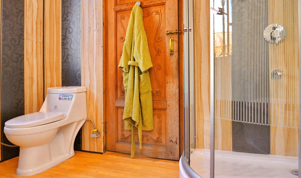 標準雙人房，配有大床