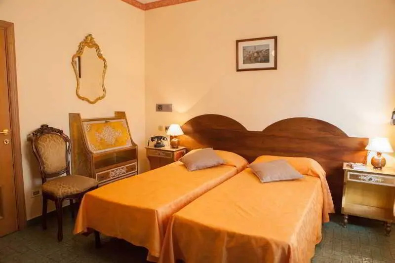 Standard Double room (twin beds)