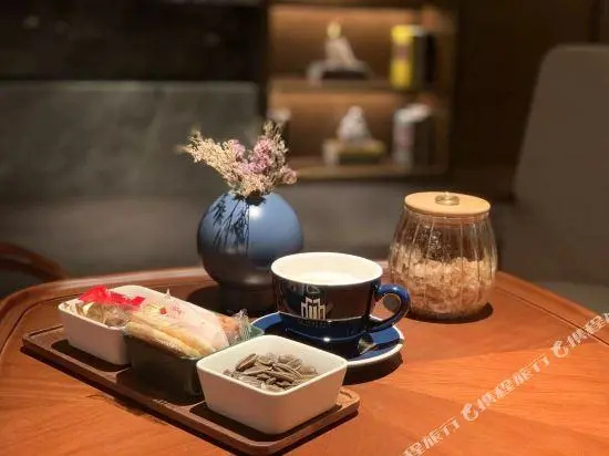 Food & Beverage
