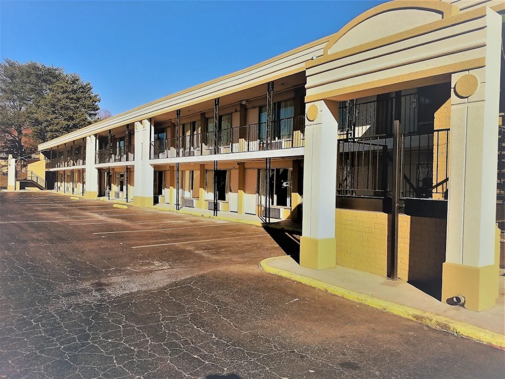 The Asheville Airport Inn