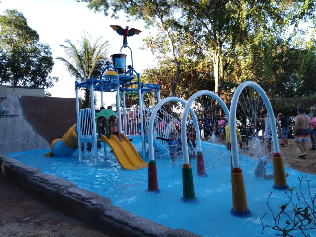 C104-AP-ALDEIA DO LAGO COM COZINHA e CHURRASQUEIRA em CALDAS NOVAS