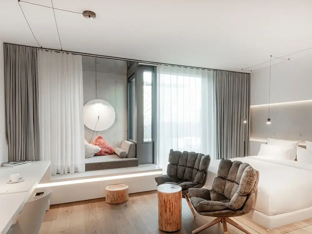 Deluxe Double room (full double bed)