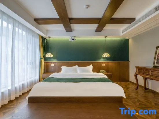 Standard Double room with mountain view (full double bed)