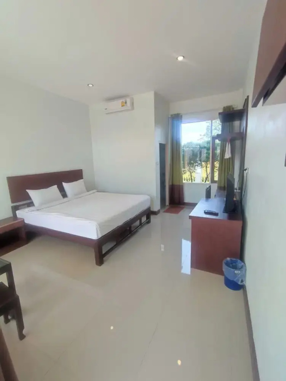 Standard Double room with balcony (full double bed)