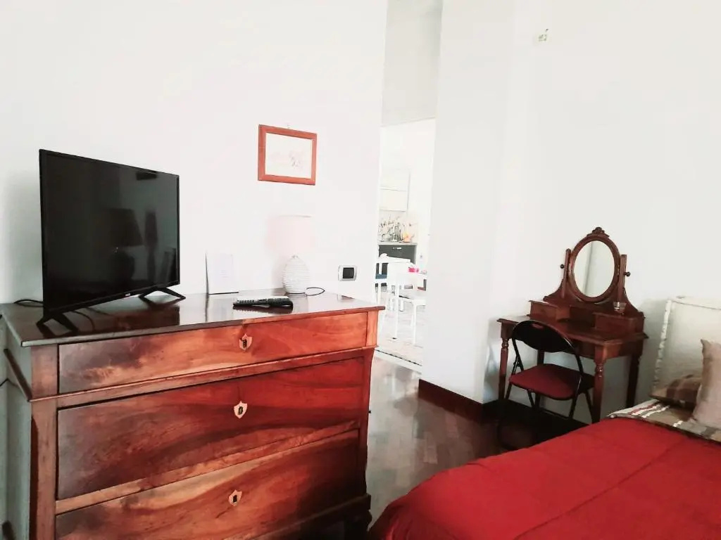 Deluxe Double room (full double bed)
