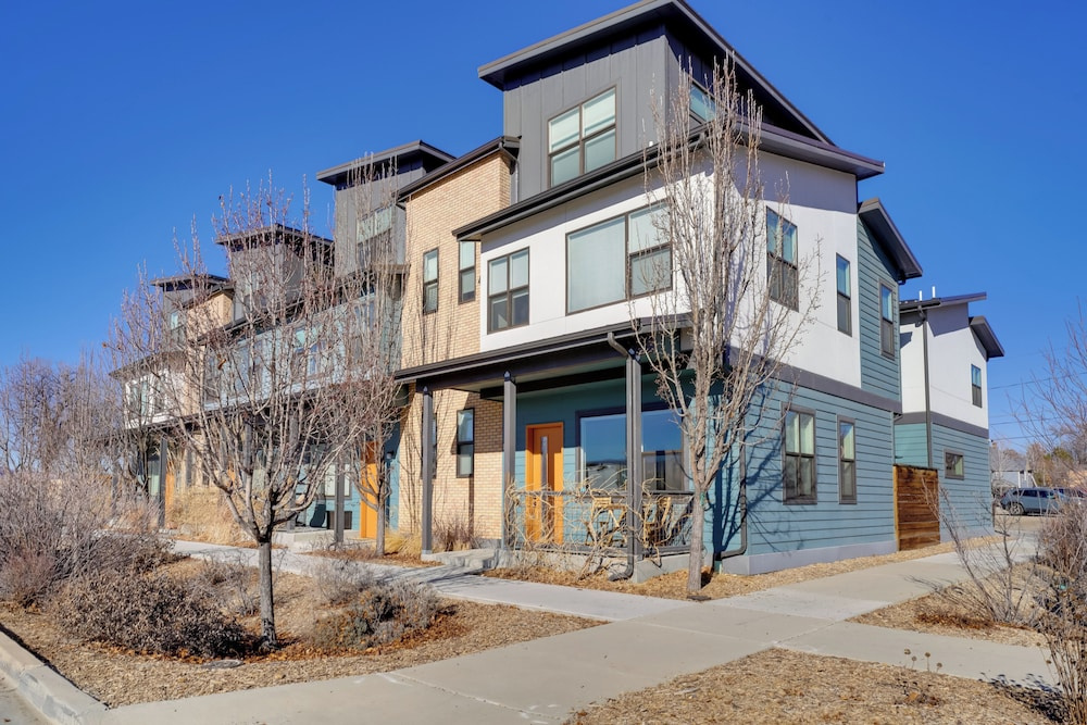 Walk to Main Street! Sleek Grand Junction Stay