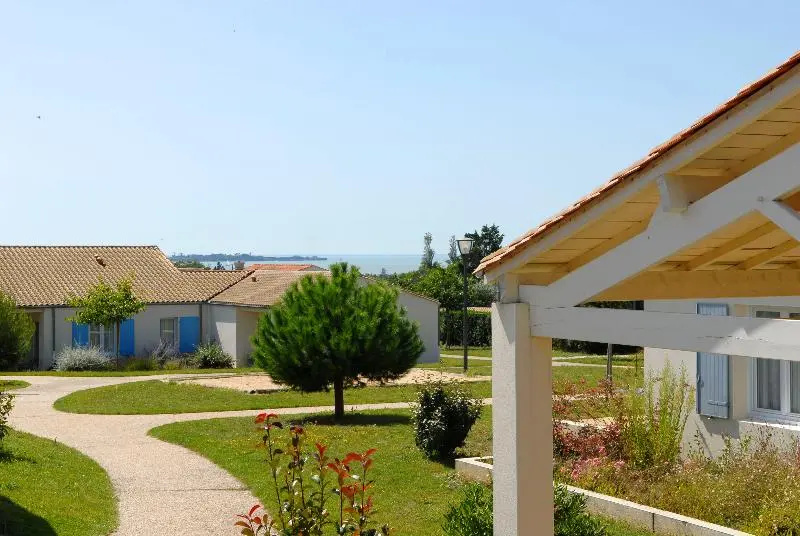 2 Bedrooms Quadruple Apartment