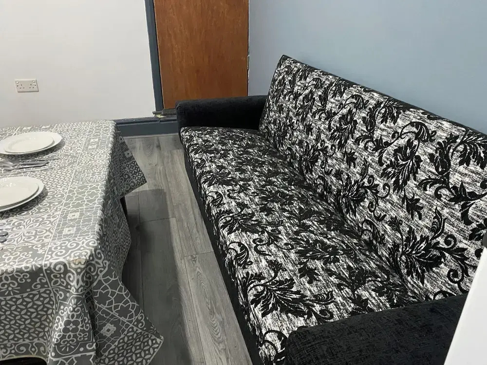 Room in Guest Room - Nice big Room in Coventry