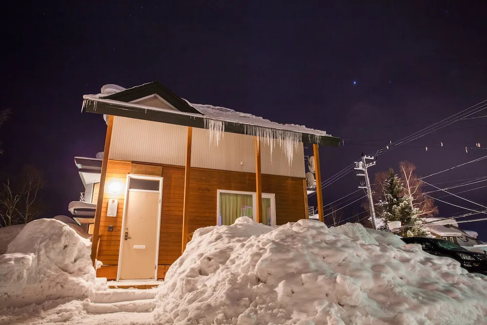 Powder Cottage by Hokkaido Tracks