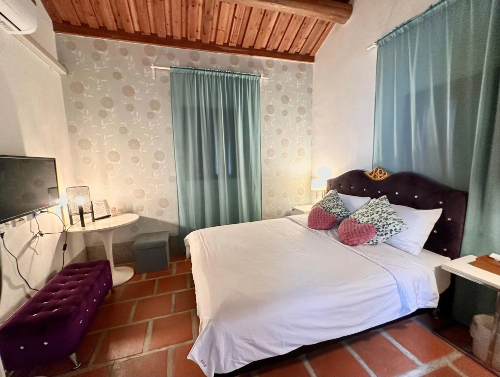 I-Shan B&B — 3