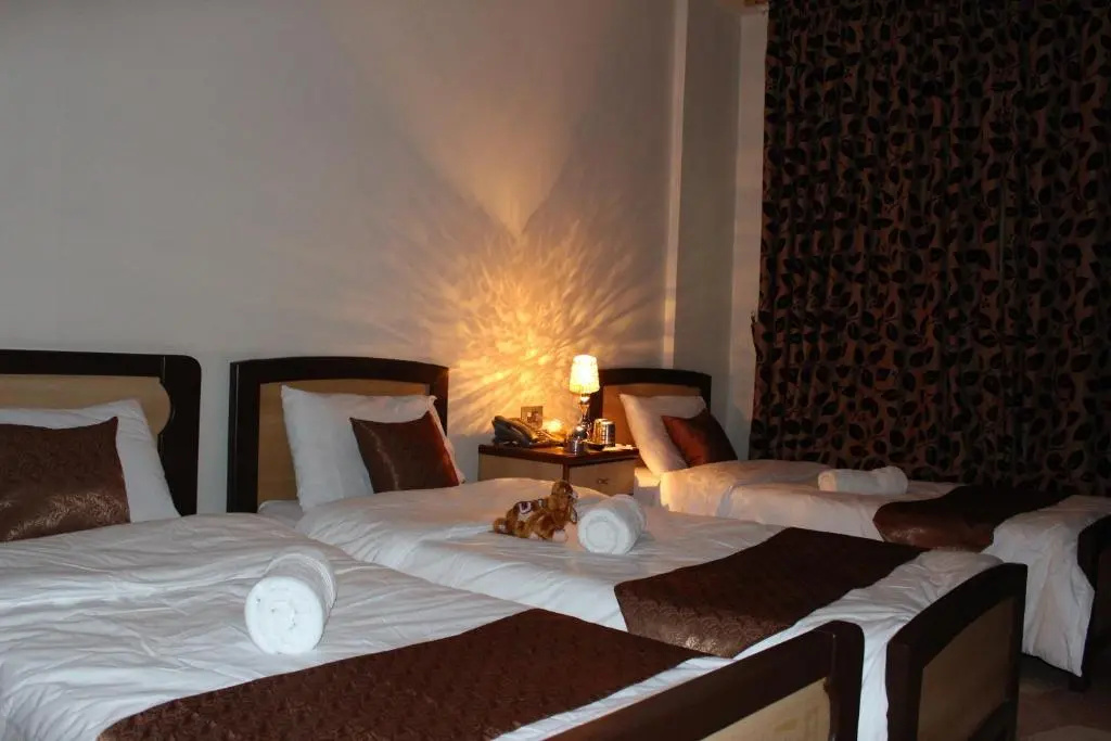 Standard Triple room