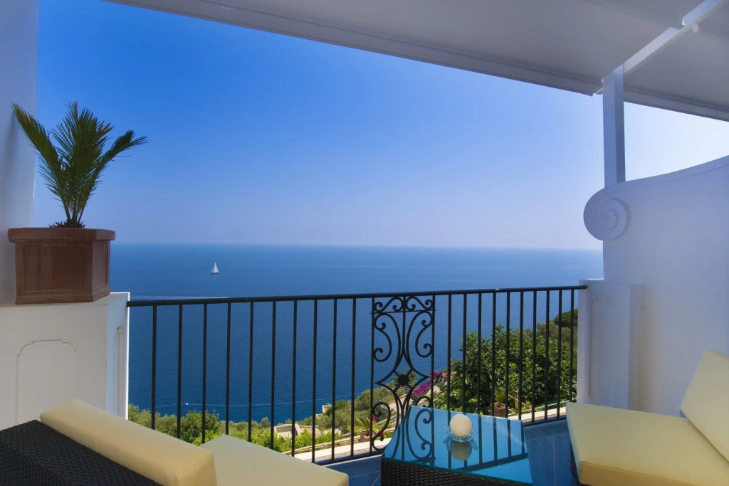 Balcony & Terrace