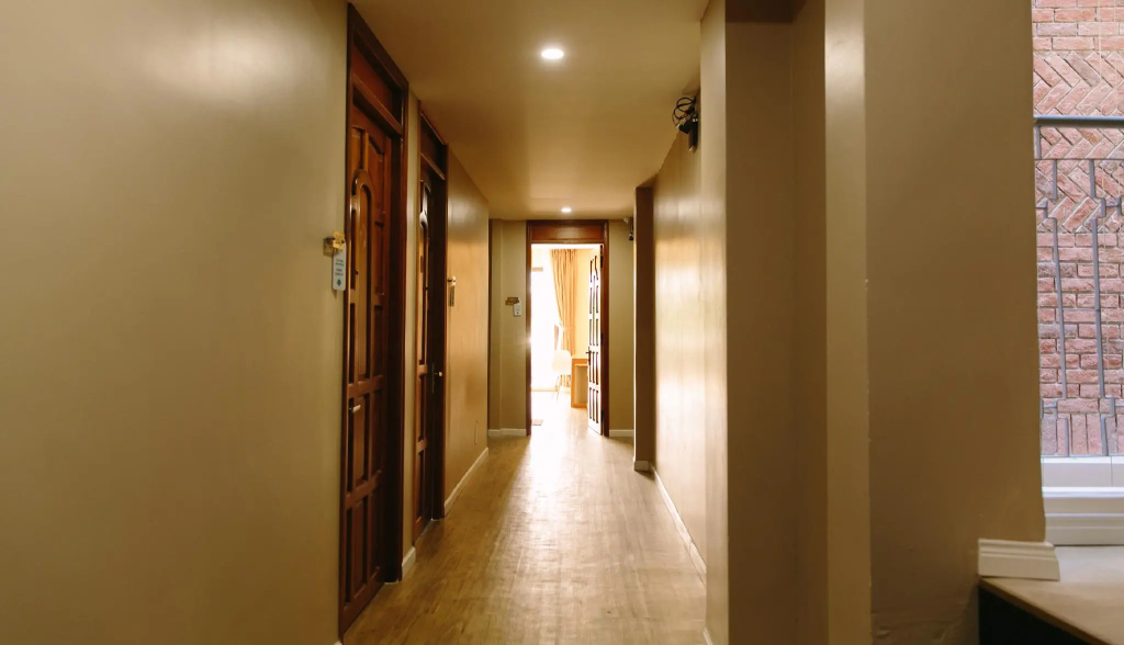 Lobby & Reception