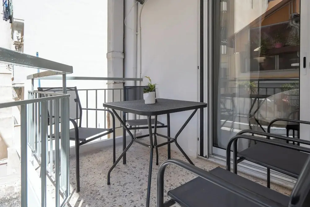Classic Apartment in Piraeus, walk to Zeas Marina - фото 7