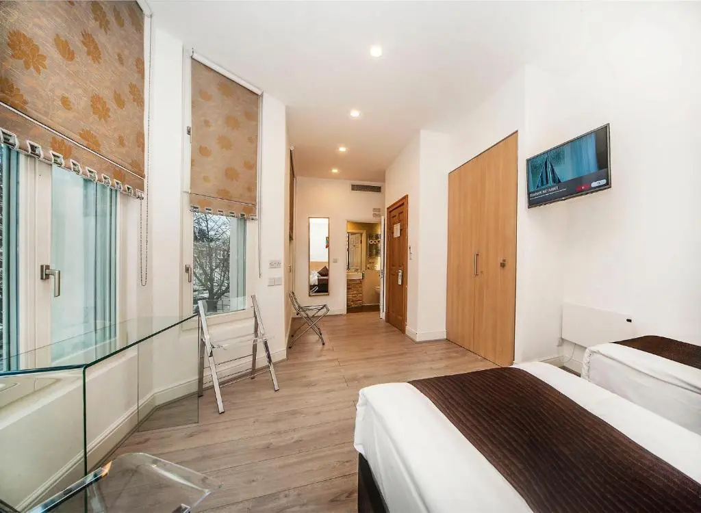 Double Studio (twin beds)