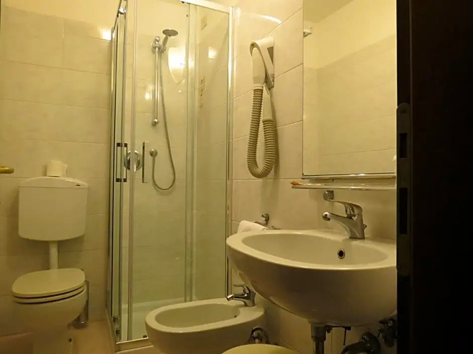 Economy room