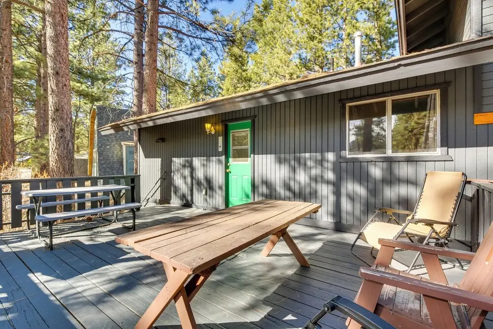 2 Mi to Lake & Skiing: Big Bear Family Cabin