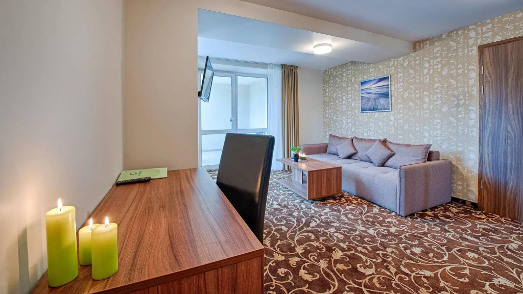 Lobby & Reception