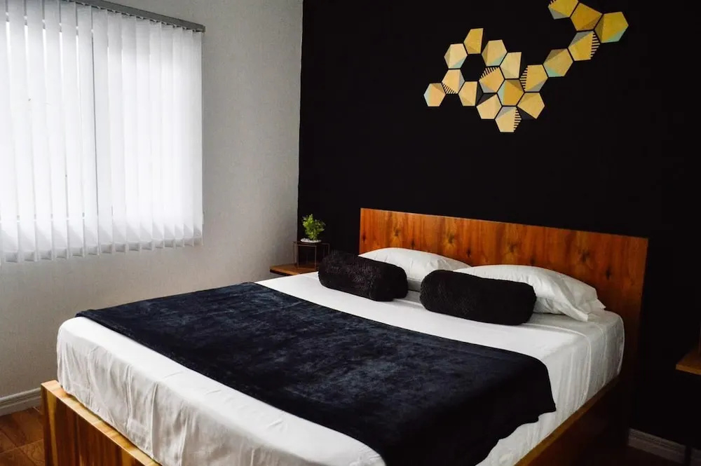 Deluxe Double room (full double bed)