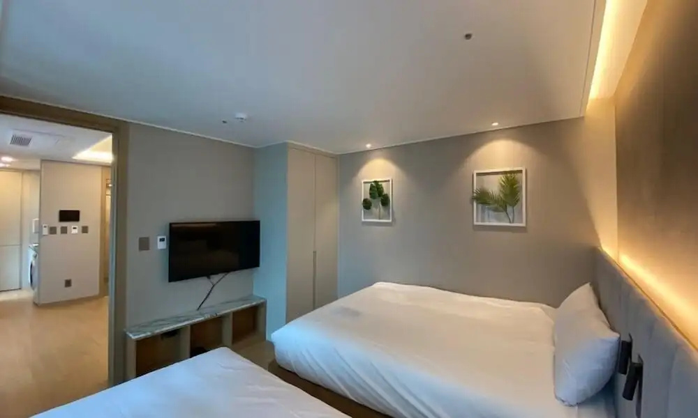 Double Suite (twin beds)