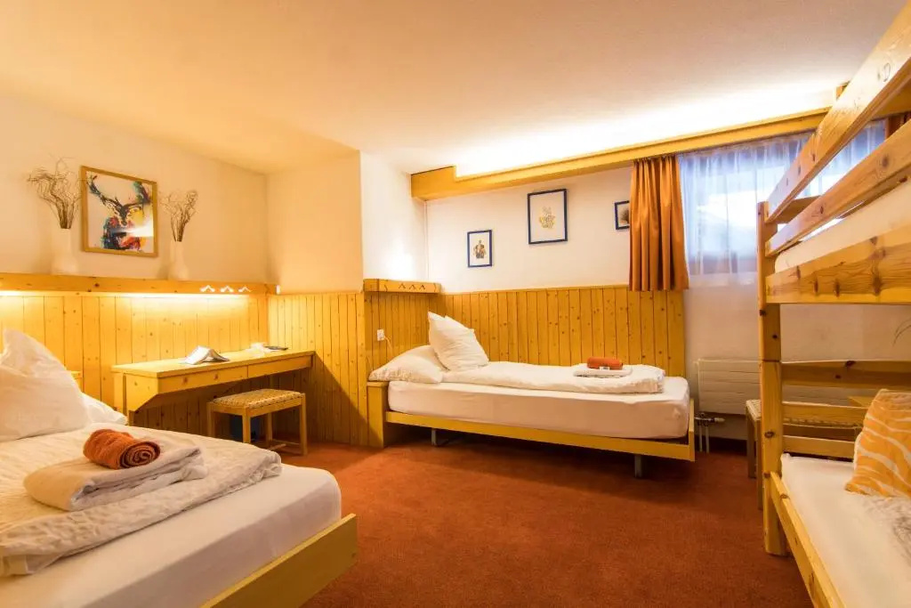 Economy Double Basement room (twin beds)