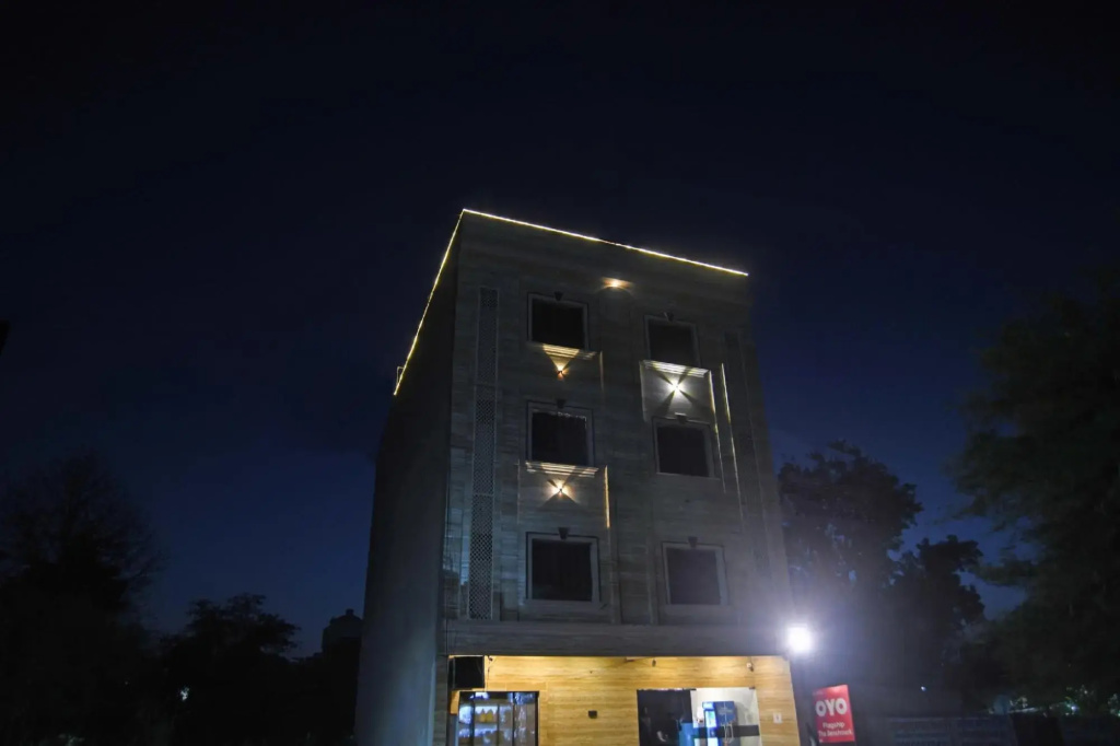 Collection O 45876 Hotel Benchmark Vijay Nagar