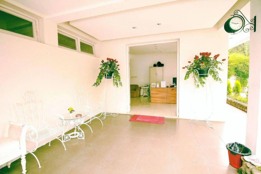 ZEN Rooms Dipati Ukur