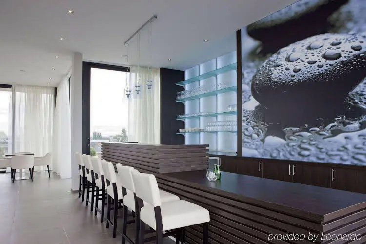 Food & Beverage