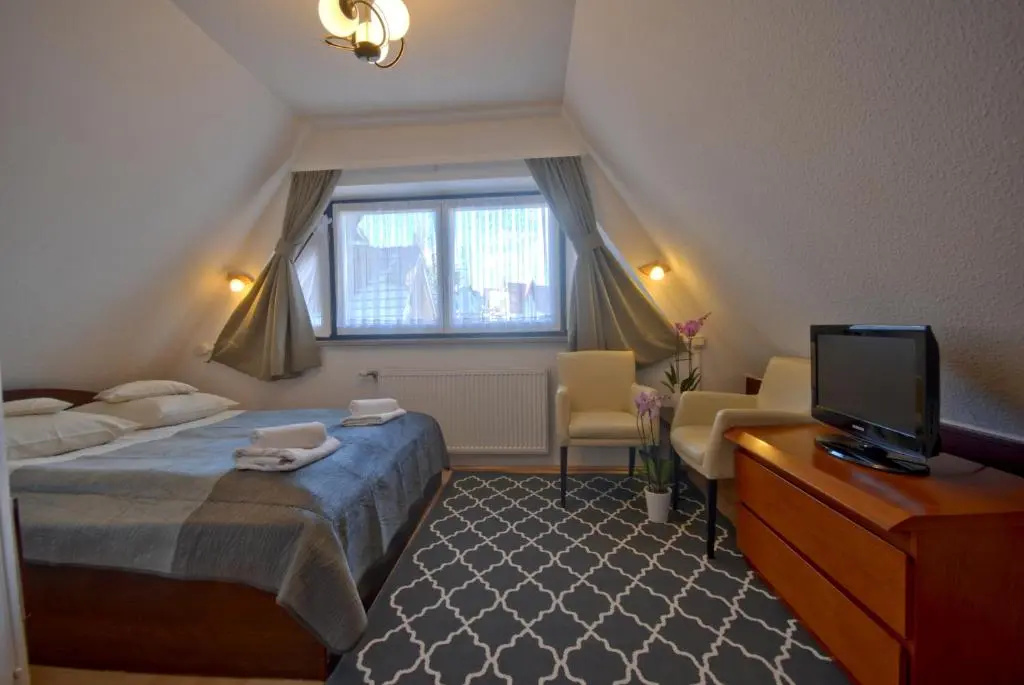 Economy room