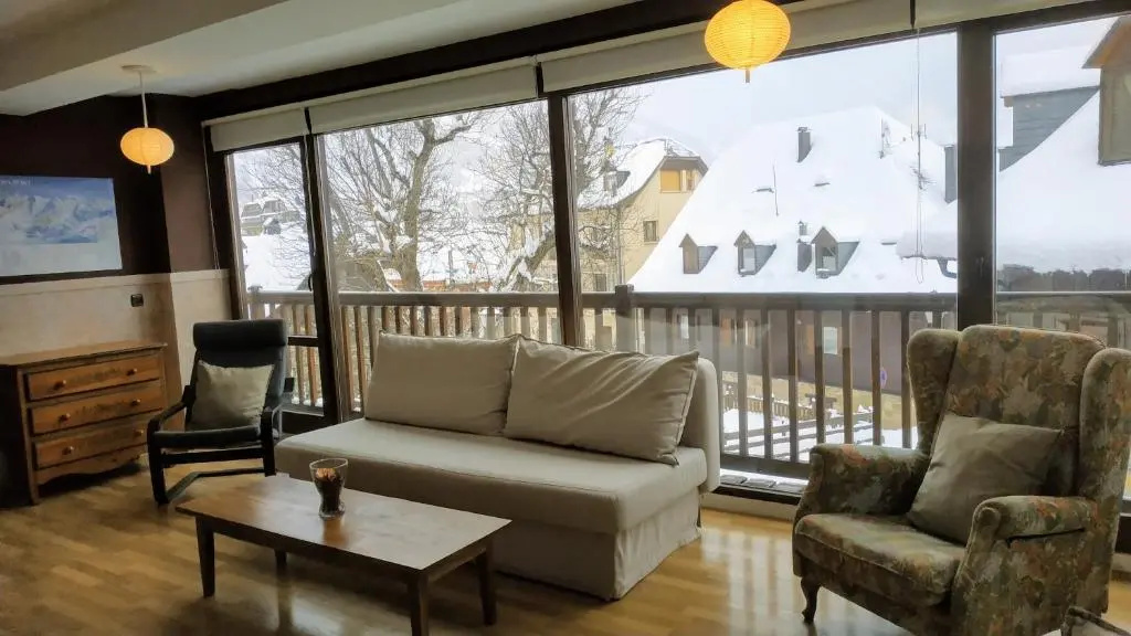Suite with mountain view
