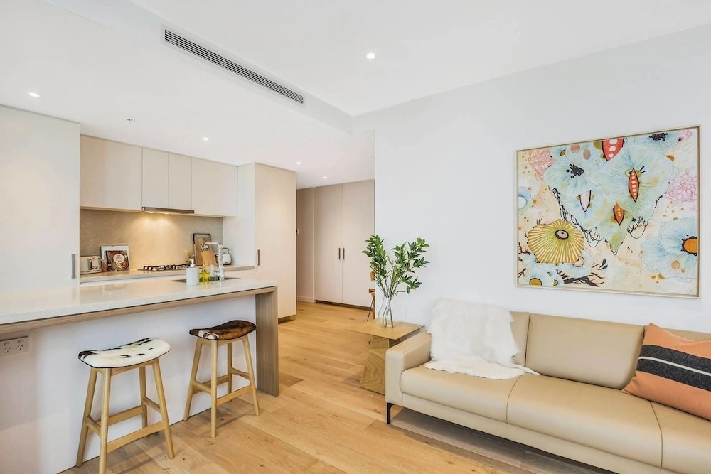 FV Iconic Designer Apt, Parking, Near CBD Qfv147-14