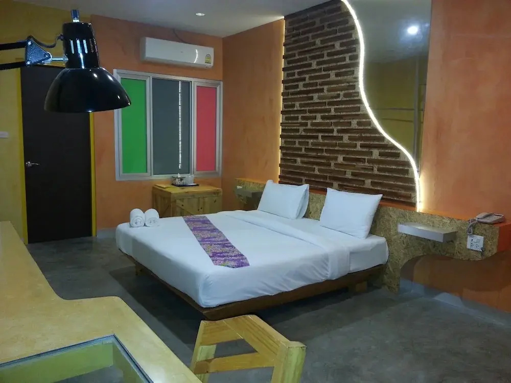 Standard Double room with balcony (full double bed)