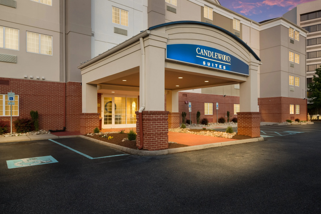 Candlewood Suites Virginia Beach Town Center by IHG