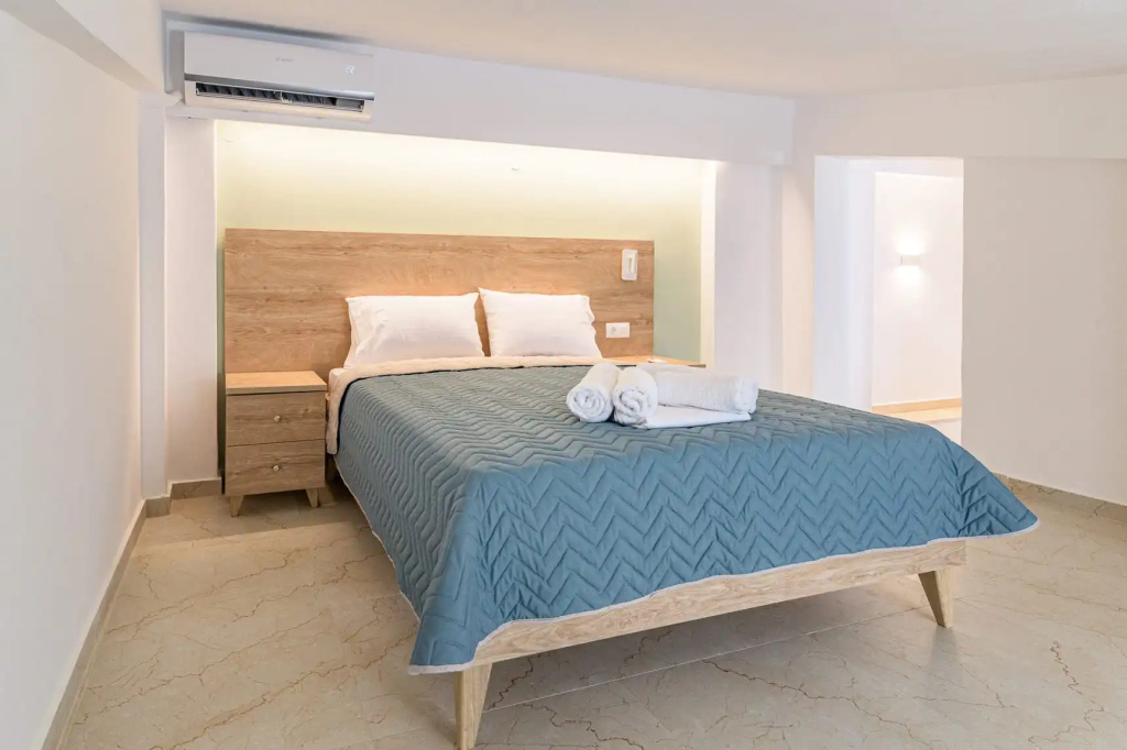 Grand room