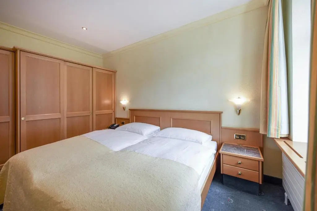 Classic Double room (full double bed)