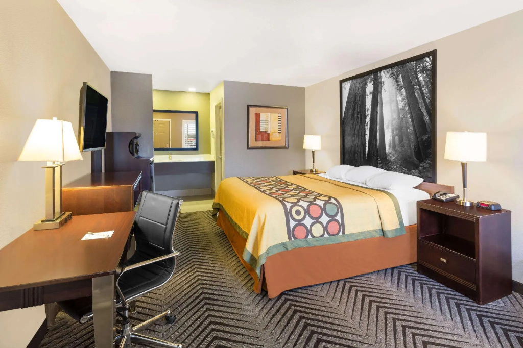 Double room (full double bed)