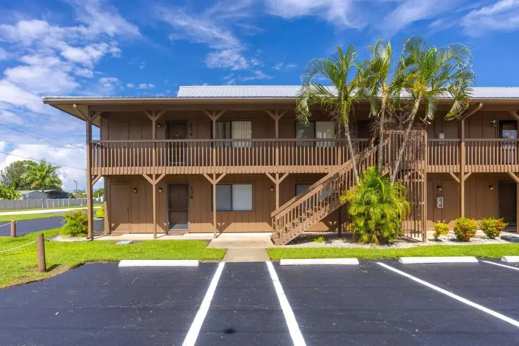 Bass & Sun Condominium 2/2 Bedroom