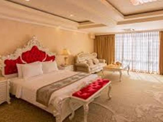 The Grand Kandyan