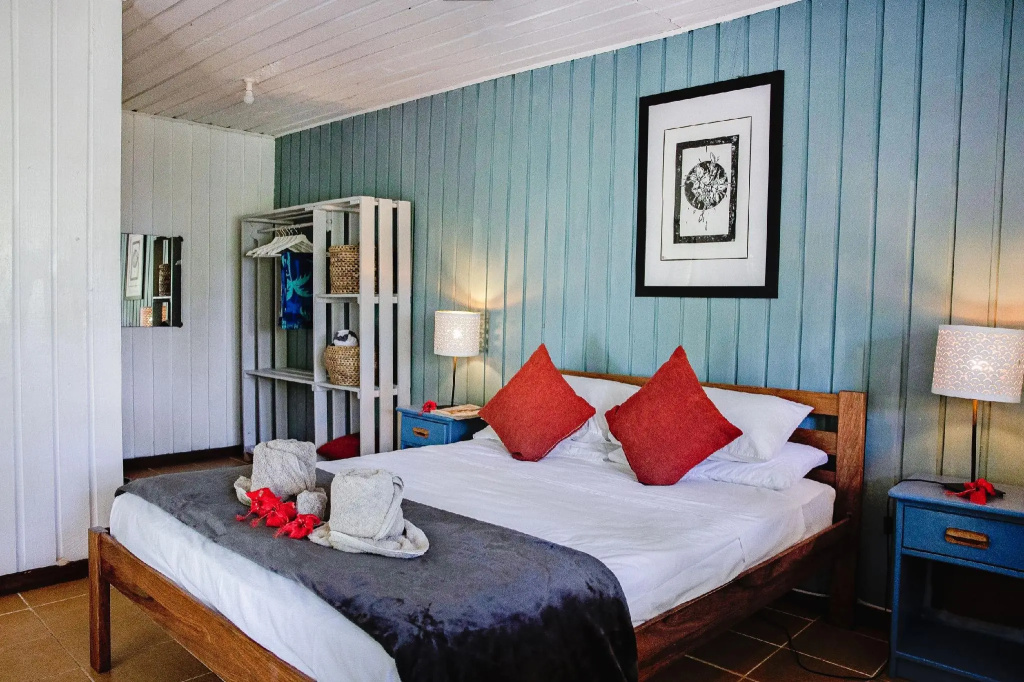 Standard Double room with pool view (full double bed)